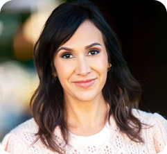 Photo of Veronica Arres, NP